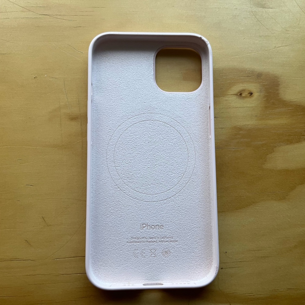 iPhone 13 - Picture 2 of 4
